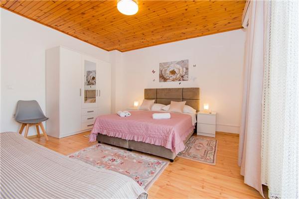 Apartment A1, for 5 persons