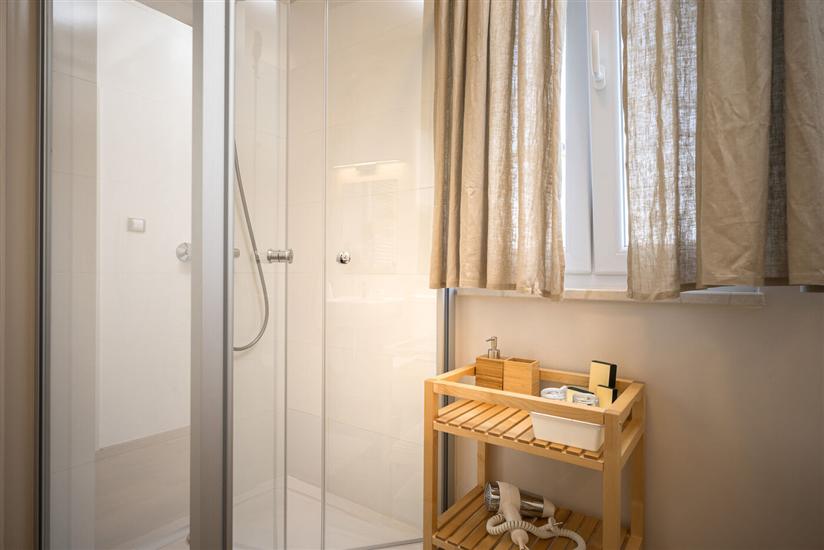 House K1, for 10 persons