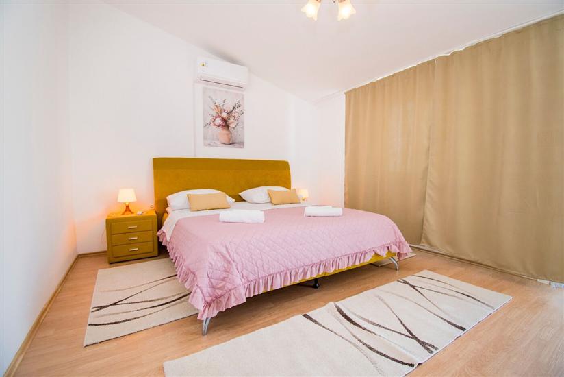 Apartment A2, for 5 persons