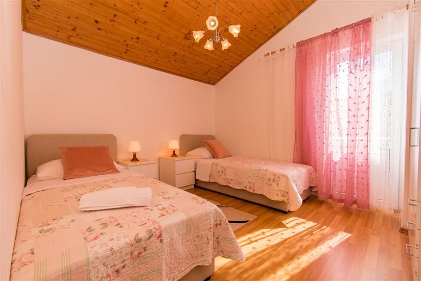 Apartment A2, for 5 persons