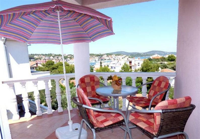 Apartment A4, for 4 persons