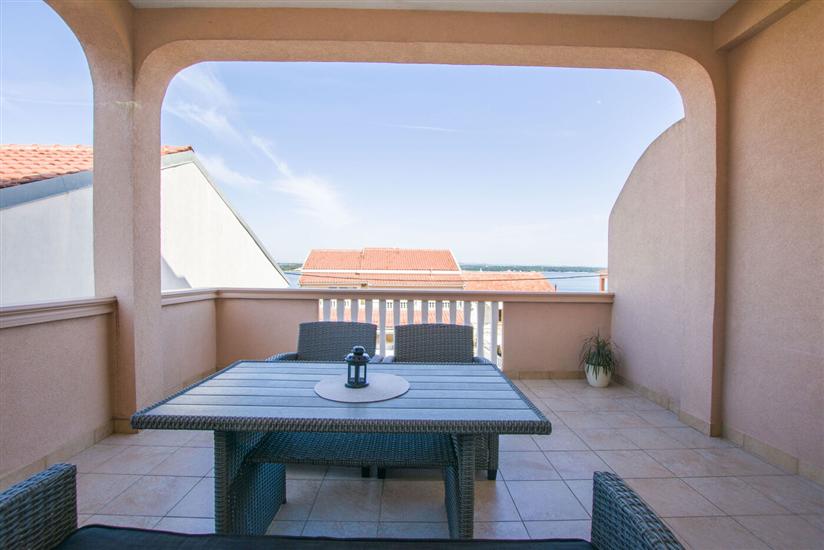 Apartment A2, for 5 persons