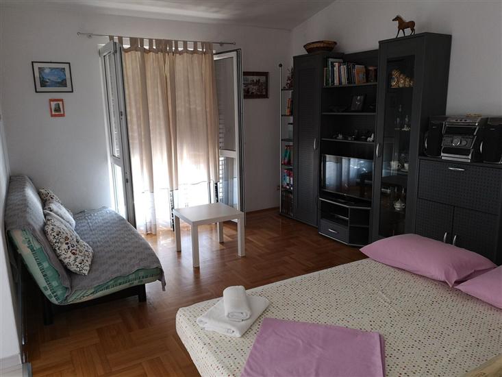 Apartment A1, for 8 persons