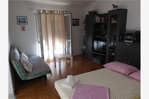 Apartment A1, for 8 persons