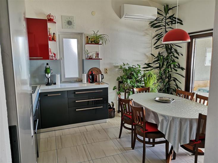 Apartment A1, for 8 persons