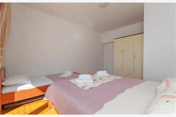 Apartment A2, for 8 persons