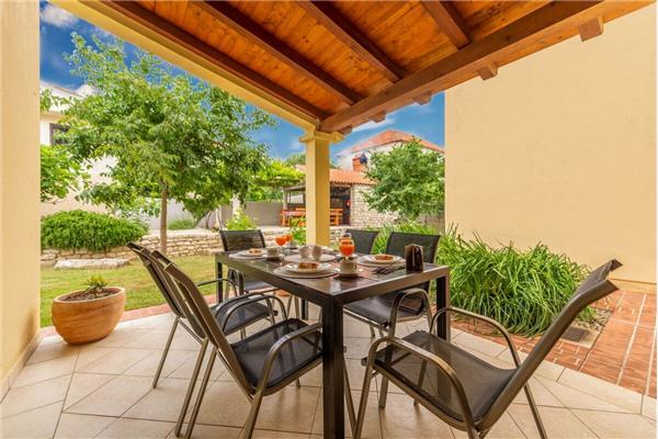 Apartment A4, for 5 persons