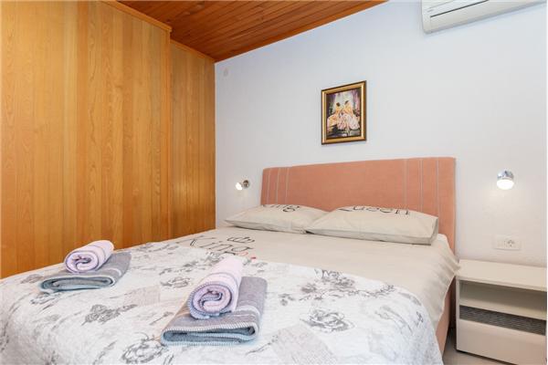 Apartment A1, for 9 persons