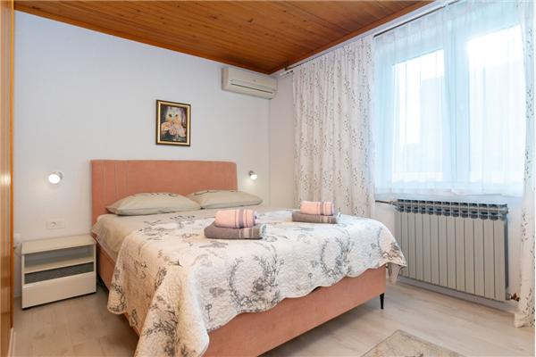 Apartment A1, for 9 persons