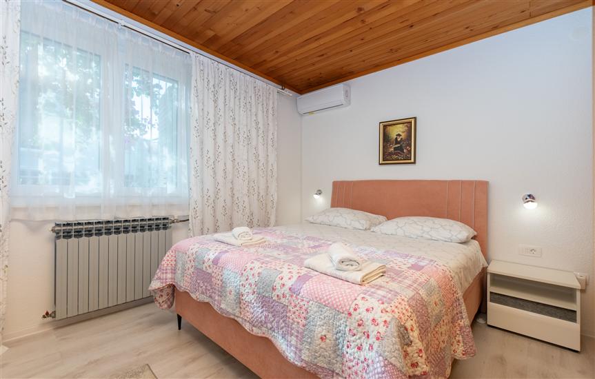 Apartment A1, for 9 persons