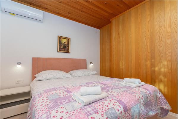 Apartment A1, for 9 persons