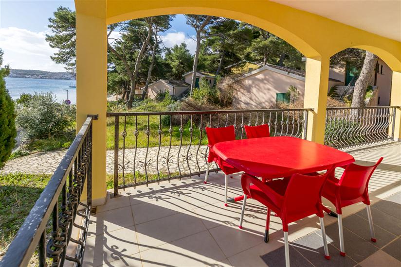 Apartment A1, for 5 persons