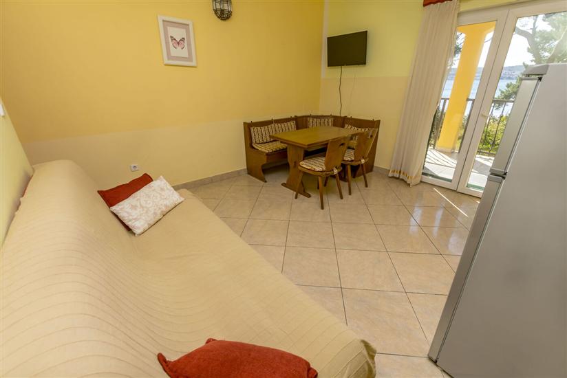 Apartment A1, for 5 persons