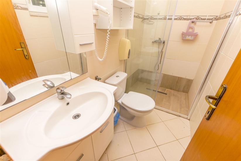 Apartment A2, for 5 persons