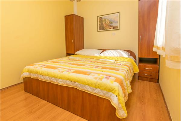 Apartment A2, for 5 persons
