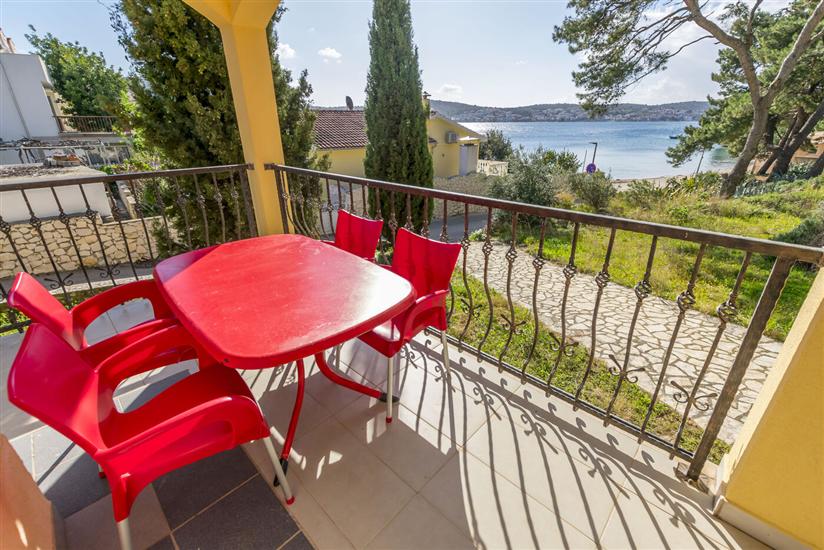 Apartment A2, for 5 persons