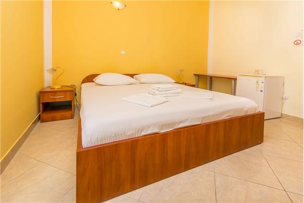 Room S3, for 2 persons