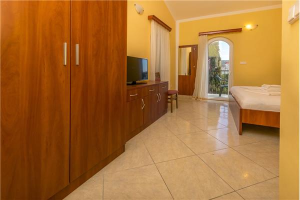 Room S3, for 2 persons