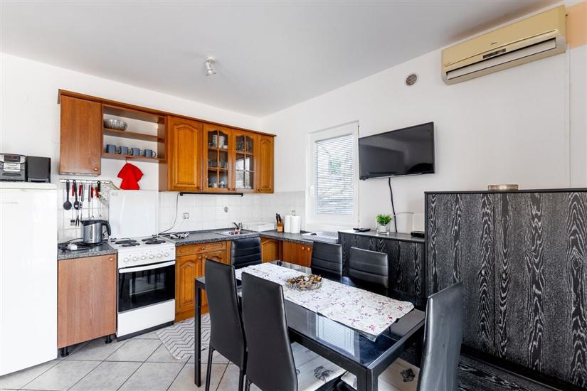 Apartment A1, for 7 persons