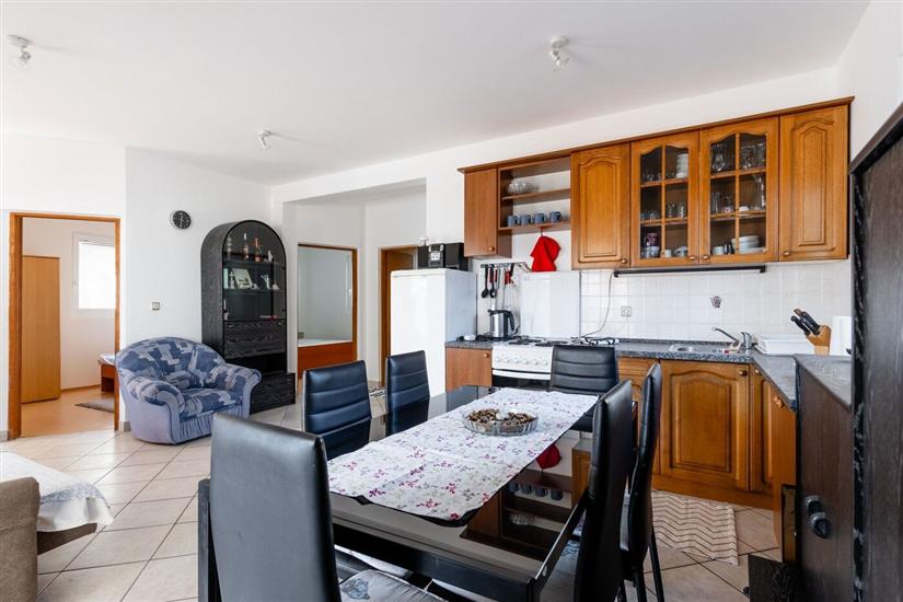 Apartment A1, for 7 persons