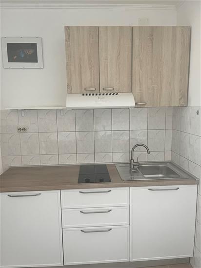 Room S2, for 3 persons