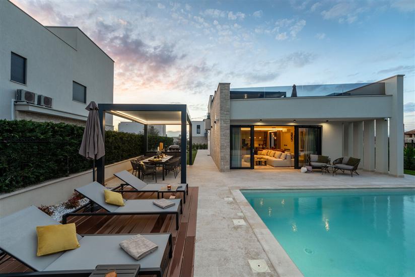 Villa Pelin Exclusive s bazenom i jacuzzijem