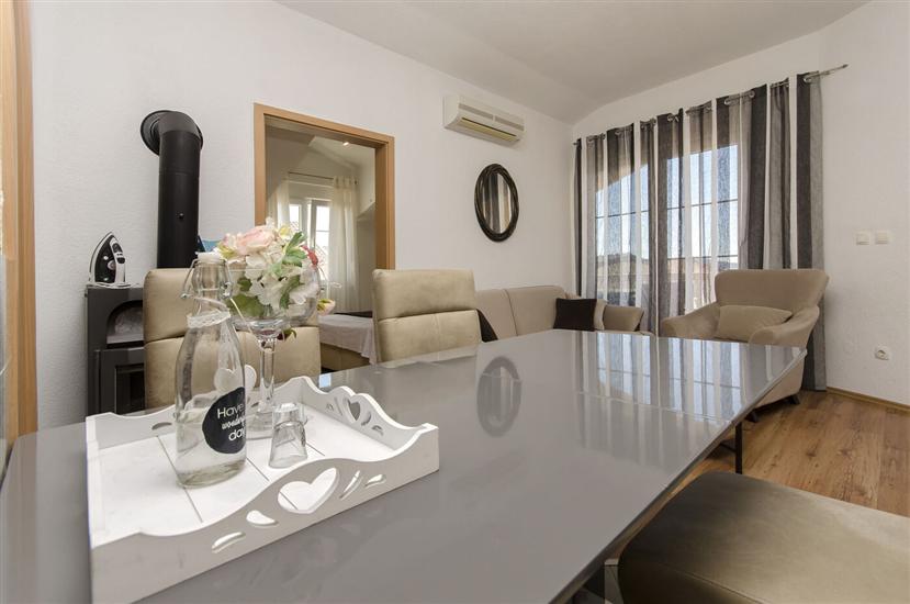 Apartment A4, for 5 persons