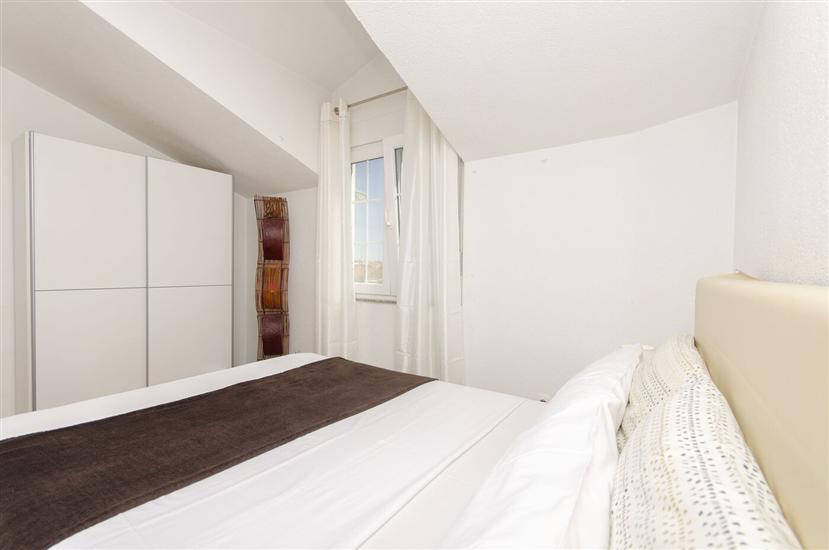 Apartment A4, for 5 persons