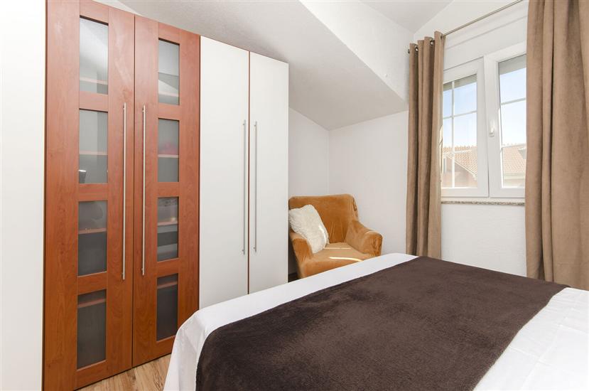 Apartment A4, for 5 persons