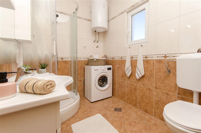 Apartment A4, for 5 persons