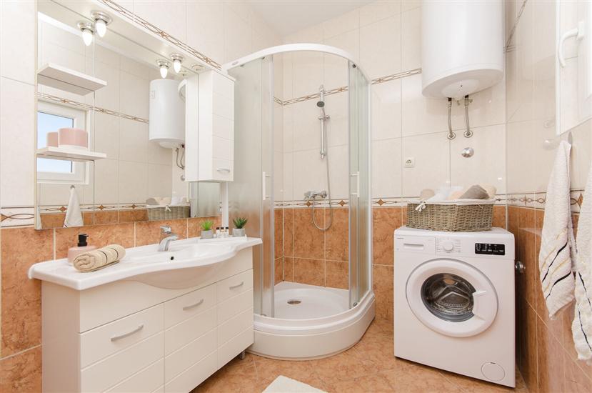 Apartment A4, for 5 persons