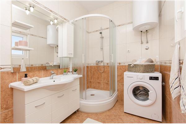 Apartment A4, for 5 persons