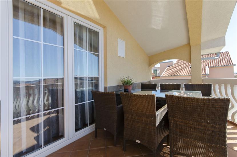 Apartment A4, for 5 persons