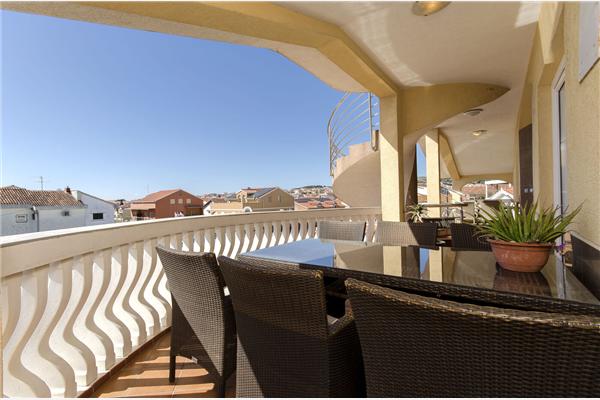 Apartment A4, for 5 persons