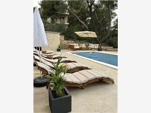 Apartments and Room Villa Makaj Middle Dalmatian islands, Size 15.00 m2, Accommodation with pool, Airline distance to the sea 80 m