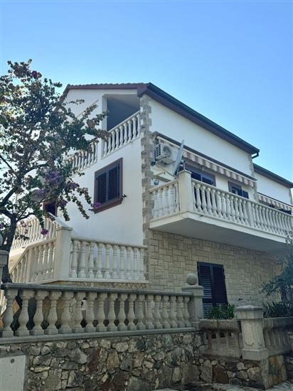 Apartments and Room Villa Makaj