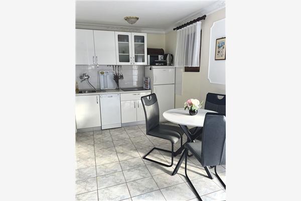 Apartment A2, for 3 persons