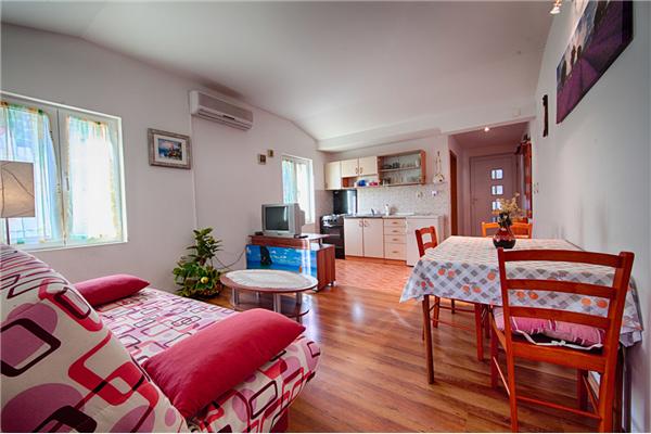 Apartment A2, for 3 persons