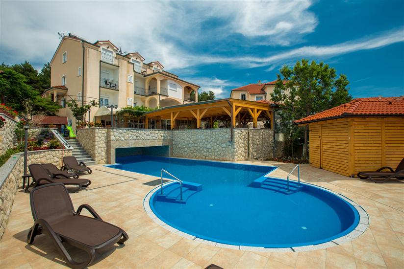 Apartments and Rooms Vitomir