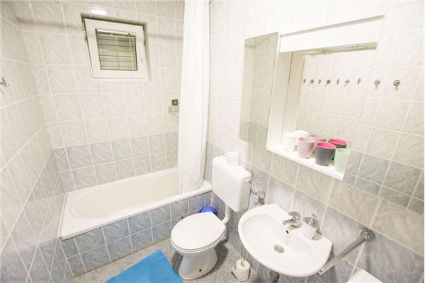 Apartment A5, for 8 persons