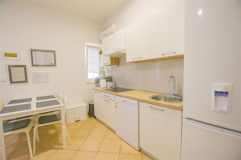 Apartment A5, for 8 persons