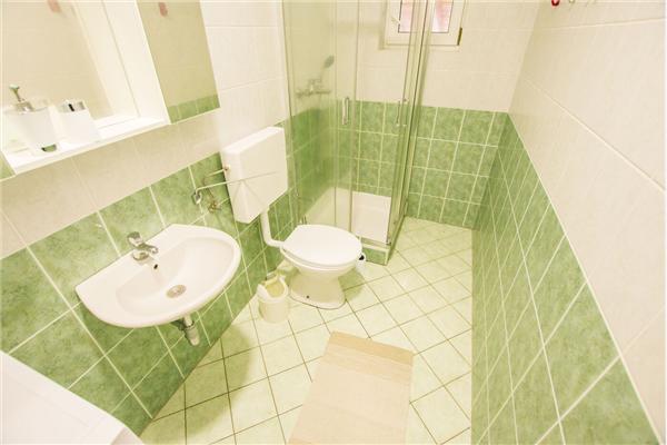 Apartment A5, for 8 persons