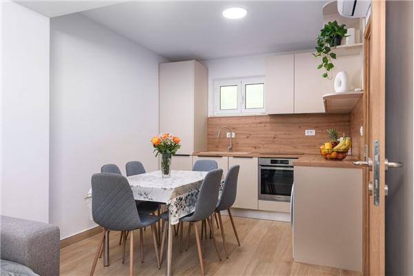 Apartment A2, for 5 persons