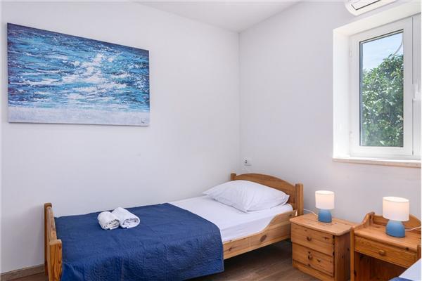 Apartment A2, for 5 persons