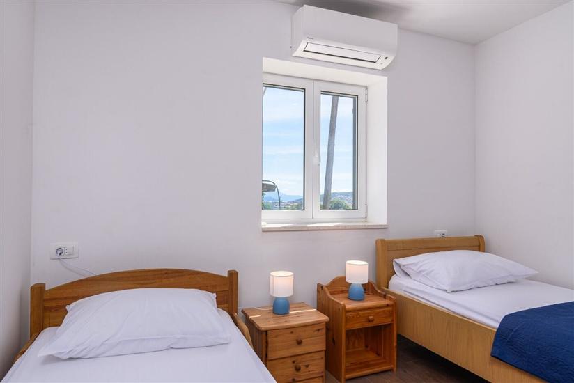 Apartment A2, for 5 persons