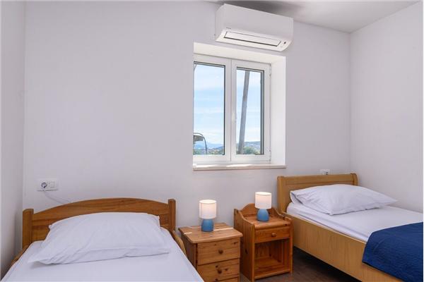 Apartment A2, for 5 persons