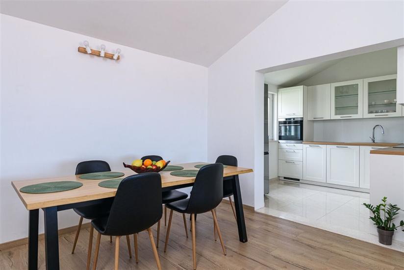 Apartment A1, for 6 persons