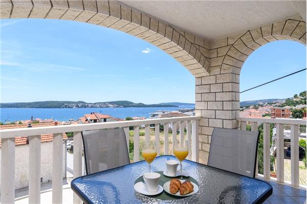 Apartment A1, for 6 persons