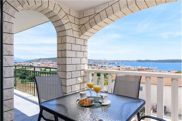 Apartment A1, for 6 persons