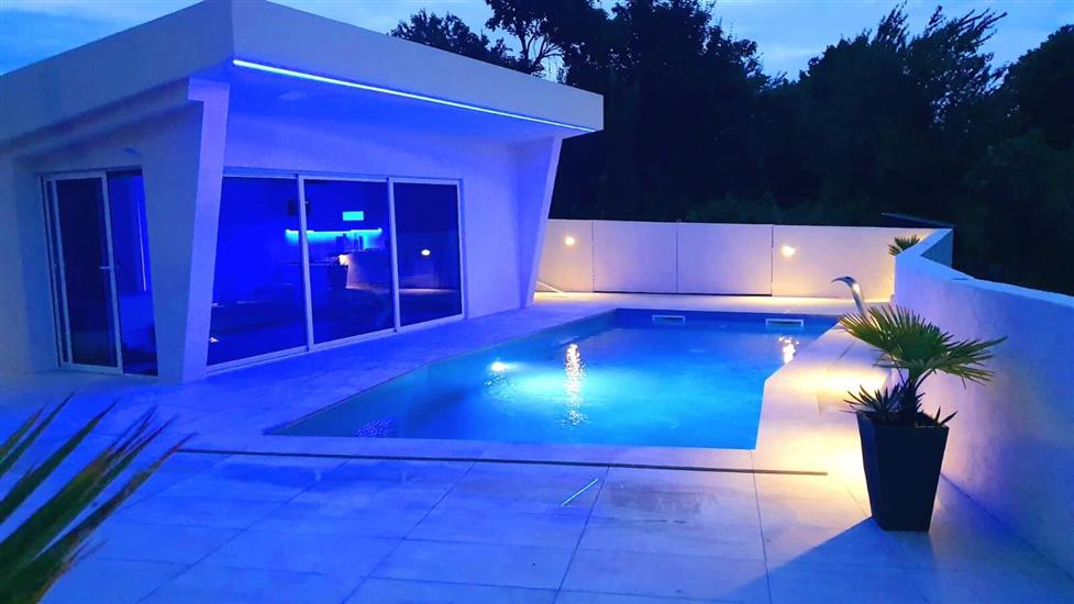 Apartments Lux with pool